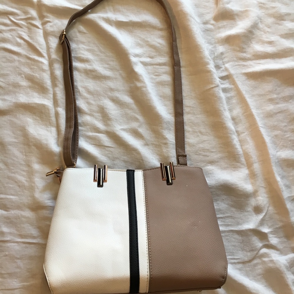 Beige/White Leather Shoulder Handbag